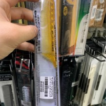 Lược YS chuôi sắt vàng đuôi nhọn