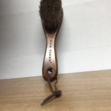 Chổi phủi tóc Baber cán nâu War Tiger