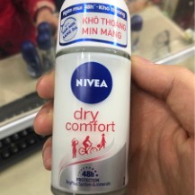 Lăn khử mùi Nivea dry comfort