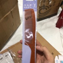 Lược cán gỗ P887